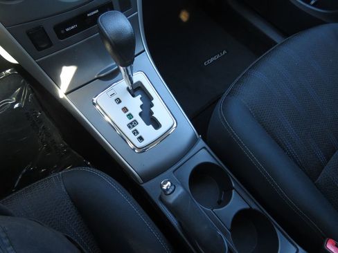 Used 2012 Toyota Corolla S image 22