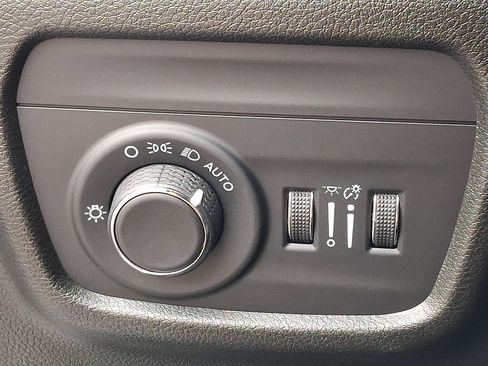 Used 2022 Jeep Grand Cherokee L Laredo w/ Luxury Tech Group I image 24