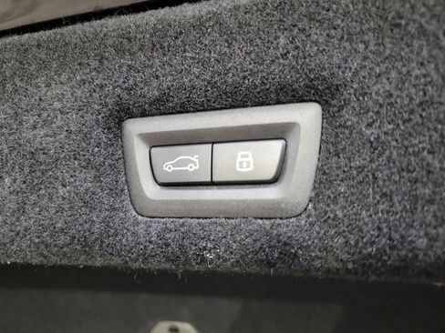 Used 2026 BMW 750e xDrive AWD/4WD image 31