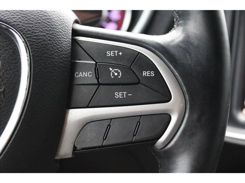 Used 2015 Dodge Challenger SXT Plus image 20