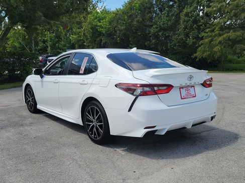 Certified 2022 Toyota Camry SE FWD image 6