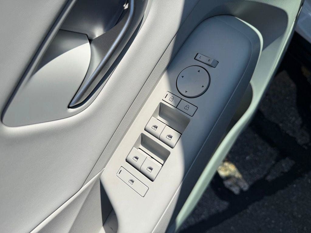 New 2027 Hyundai Kona Limited AWD/4WD image 17
