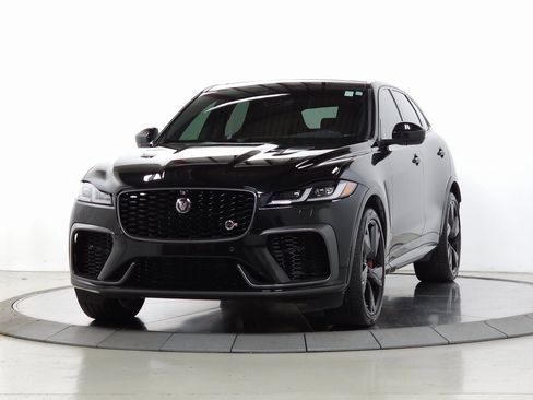 Used 2022 Jaguar F-PACE SVR image 3