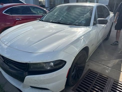 Used 2016 Dodge Charger R/T w/ Plus Group RWD image 2