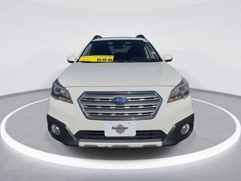 Used 2016 Subaru Outback 2.5i Limited AWD/4WD image 2