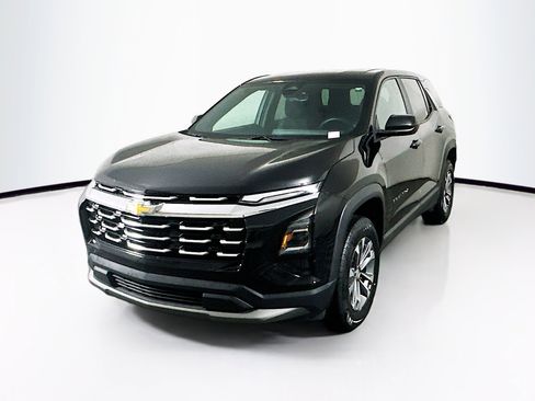 Used 2025 Chevrolet Equinox LT image 3