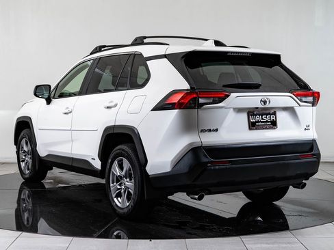 Used 2025 Toyota RAV4 LE AWD/4WD image 6