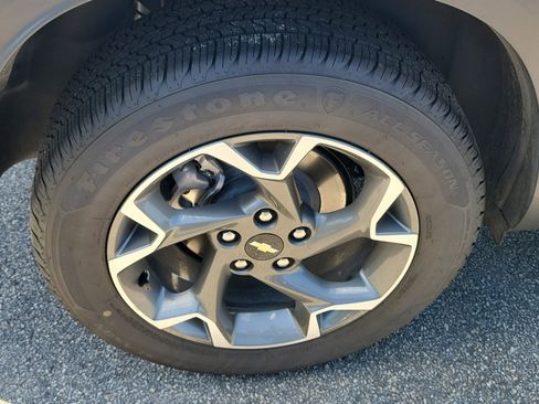 Used 2025 Chevrolet Trax LT FWD image 7