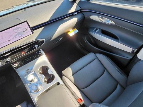 New 2026 Genesis GV70 2.5T Select AWD/4WD image 15