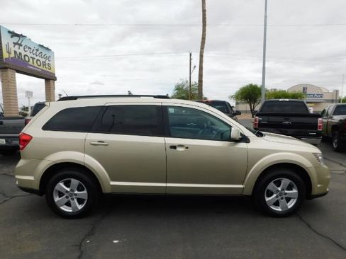 Used 2011 Dodge Journey Mainstreet w/ Flexible Seating Group image 7