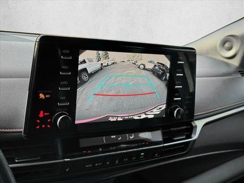 Used 2022 Toyota Sienna XSE w/ XSE Plus Package image 13