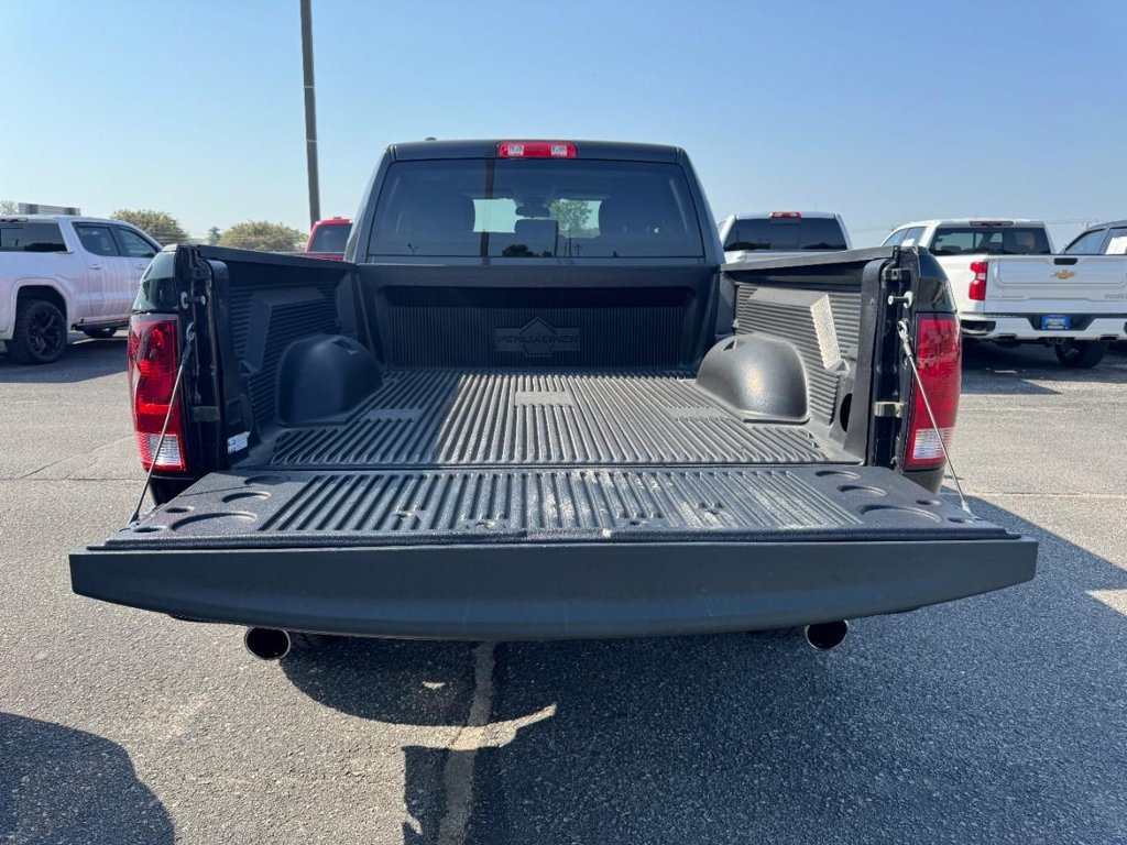 Used 2017 RAM 1500 Express w/ Black Ram 1500 Express Group AWD/4WD image 5