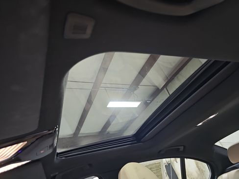 Used 2021 BMW 330i Sedan w/ Premium Package image 30