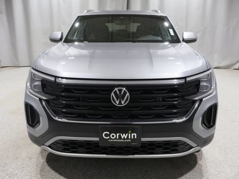 Used 2025 Volkswagen Atlas Cross Sport SE AWD/4WD image 7