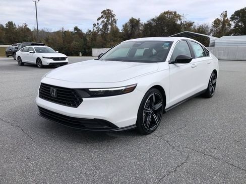 Certified 2023 Honda Accord Sport image 3