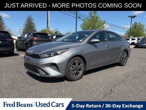 Used 2023 Kia Forte LXS FWD image 3