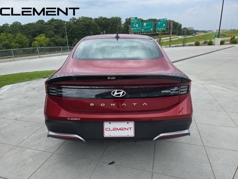 Certified 2025 Hyundai Sonata SE FWD image 10