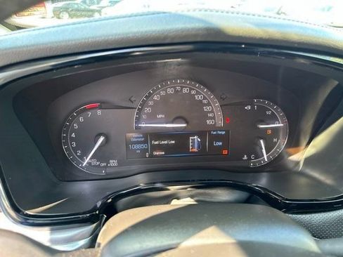 Used 2018 Cadillac XT5 Luxury w/ Driver Awareness Package FWD image 15