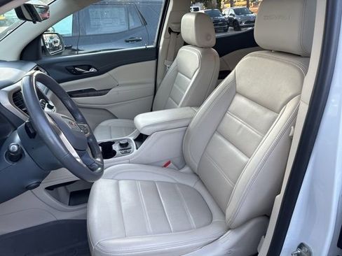 Used 2022 GMC Acadia Denali w/ Denali Technology Package image 10