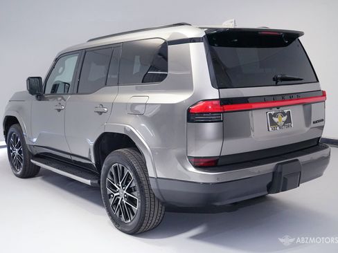 Used 2024 Lexus GX 550 w/ Accessory Package (Z1) image 7