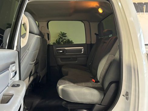 Used 2018 RAM 3500 SLT w/ Luxury Group AWD/4WD image 13