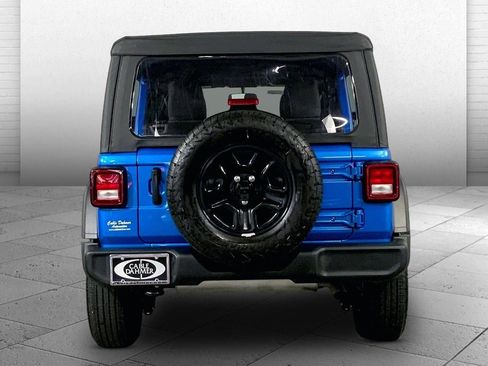 Used 2025 Jeep Wrangler Unlimited Sport AWD/4WD image 3
