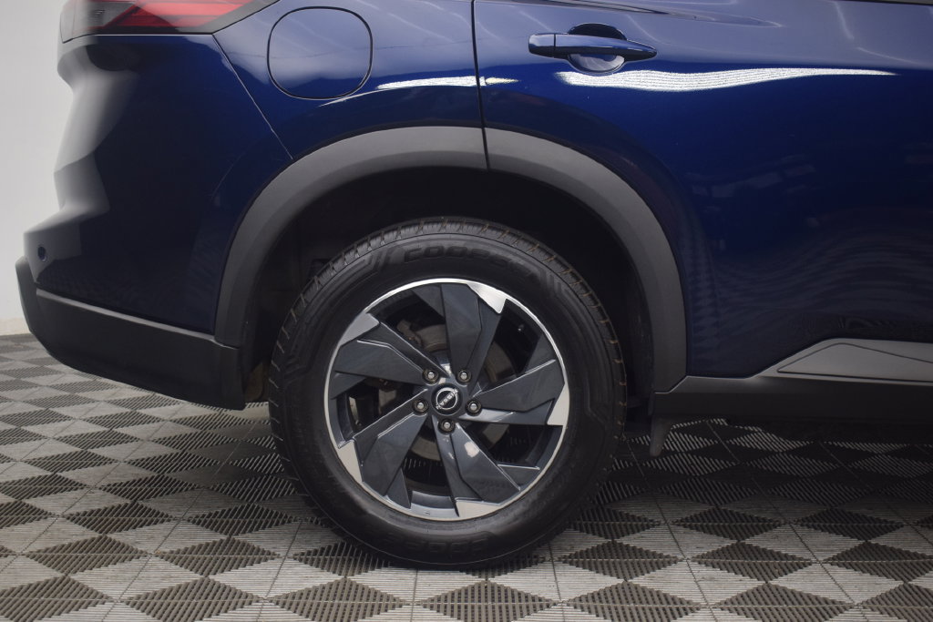Used 2025 Nissan Rogue SV AWD/4WD image 25