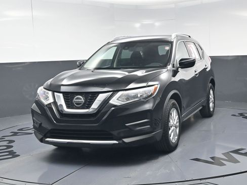 Used 2020 Nissan Rogue SV image 11