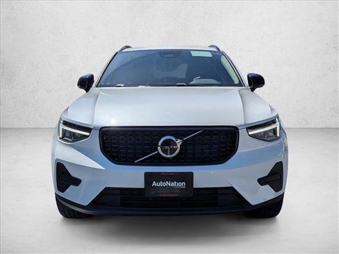 New 2026 Volvo XC40 B5 Core w/ Climate Package AWD/4WD image 5