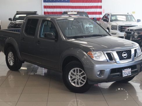 Used 2016 Nissan Frontier SV w/ SV Value Truck Package RWD image 2