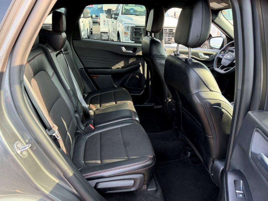 Used 2025 Ford Escape ST-Line Select AWD/4WD image 21