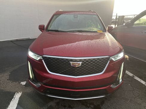 Used 2023 Cadillac XT6 Premium Luxury w/ Platinum Package FWD image 6