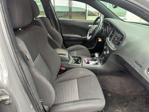 Used 2019 Dodge Charger GT RWD image 12