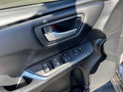 Used 2017 Toyota Camry SE FWD image 30