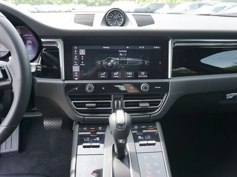 Used 2023 Porsche Macan S AWD/4WD image 36