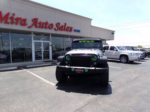 Used 2014 Jeep Wrangler Sport AWD/4WD image 2