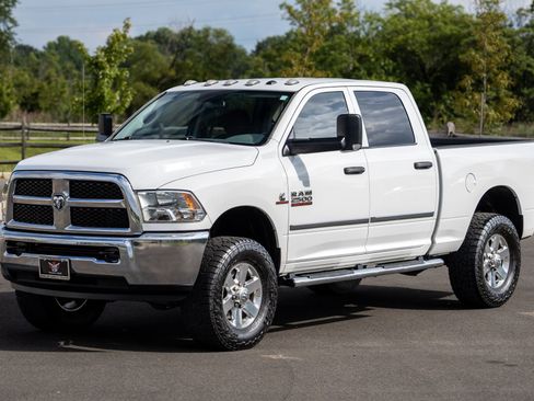 Used 2015 RAM 2500 Tradesman w/ Chrome Appearance Group AWD/4WD image 8