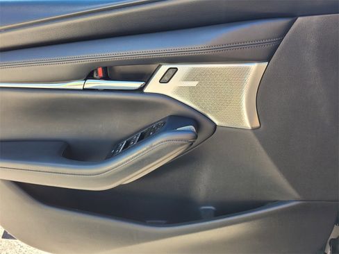 Used 2019 MAZDA MAZDA3 Sedan w/ Preferred Package image 21