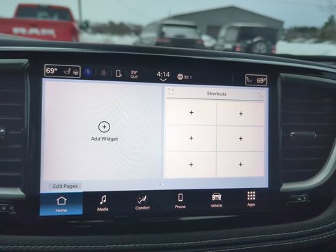 Used 2022 Chrysler Pacifica Touring-L w/ S Appearance Package image 17