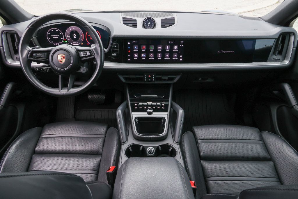 Certified 2024 Porsche Cayenne Coupe AWD/4WD image 36