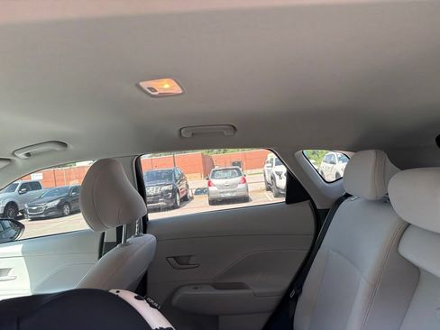 Certified 2025 Hyundai Kona SE FWD image 19