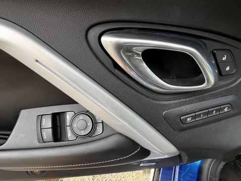 Used 2018 Chevrolet Camaro LT image 14