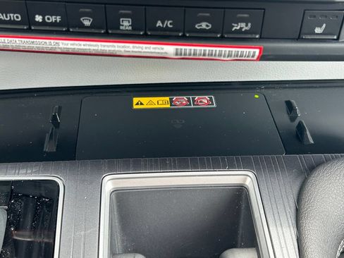 Used 2026 Toyota Sienna XLE FWD image 31
