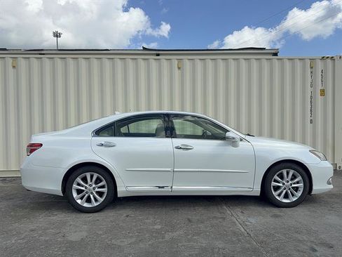 Used 2011 Lexus ES 350 FWD image 2