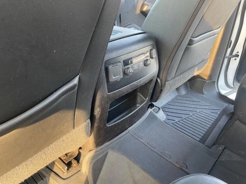 Used 2019 Chevrolet Suburban LT image 37