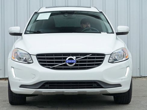 Used 2016 Volvo XC60 T5 Premier w/ Proximity Package image 6