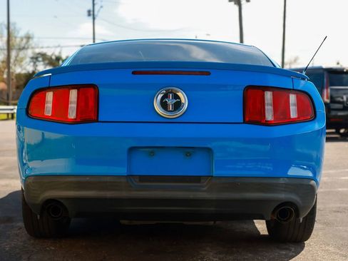 Used 2011 Ford Mustang Premium w/ 202A Rapid Spec Order Code RWD image 5