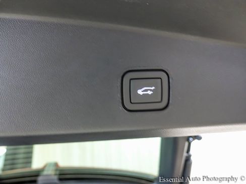 New 2025 Cadillac Lyriq Luxury w/ LPO, Floor Liner Package image 21