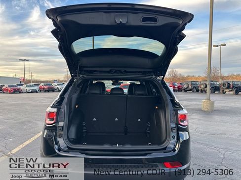 New 2026 Jeep Compass Limited w/ Sun, Sound & Navigation Group image 12