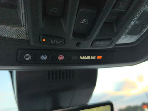 Used 2025 Chevrolet Silverado 1500 High Country AWD/4WD image 35